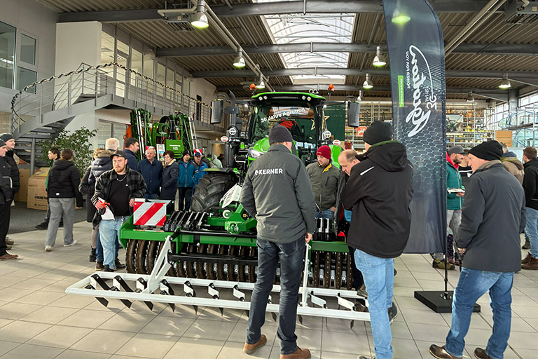 Adventsausstellung 2025: 5.000 Besucher und ein gelungener Jahresausklang für Firma Volk 5 Volk-Traktor